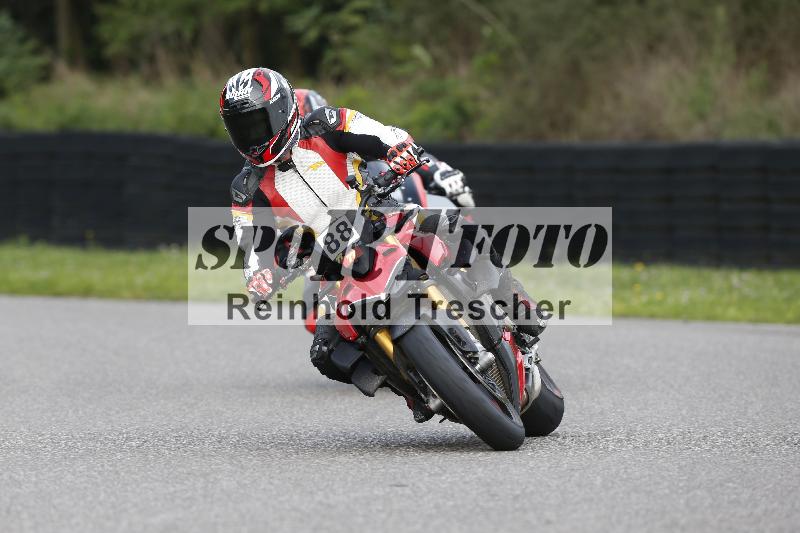 /53 16.09.2025 Track Day Domi Aegerter ADR/Gruppe rot/88